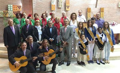 L'alcalde Ros i les regidores Mestres i Gispert han acompanyat els veïns i el seu president, Juan Gallardo.