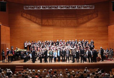 Ros agraeix la tasca cultural i artística que realitzen les diferents corals de la ciutat.