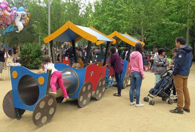 Avui, demà diumenge i dimecres, Parc de Somriures als Camps Elisis, amb activitats variades per als infants.