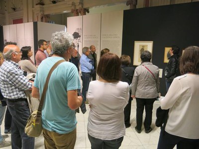 Fotografia de l'exposició de Gosé,  un llegat artístic testimoni de la societat del canvi de segle.
