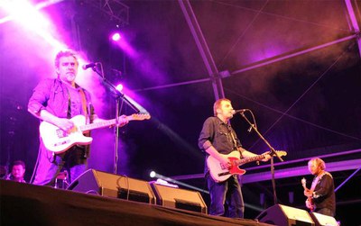 Los Deltonos, en plena actuació.