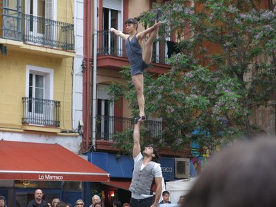 Fotografia de gimnàstica acrobàtica, que ha fet les delícies de petits i grans.