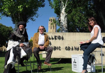 La Xarxa de TV Locals, que ha seguit en directe el desenvolupament de la desfilada des de la Seu Vella, ha entrevistat l'alcalde Ros.
