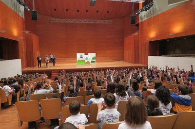 En la 19a edició dels premis, hi han participat 360 alumnes i 30 mestres de quatre centres educatius de la ciutat.