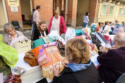 La trobada s'ha fet al carrer alcalde Sol, davant el local social.