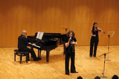 Un concert d'UniverFado Trio ha clos l'acte.