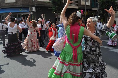 Els pelegrins s'han marcat unes sevillanes abans d'iniciar la ruta.