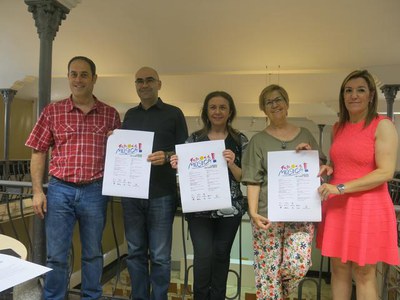 La tinent d’alcalde i regidora de Cultura, Montse Parra, ha presidit la presentació d’aquesta iniciativa acompanyada de diversos representants de les….