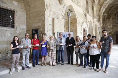 “Repostalejant la Seu Vella” és un projecte realitzat per persones sense llar i alumnes de l’Escola d’Art Municipal Leandre Cristòfol per ampliar la ….