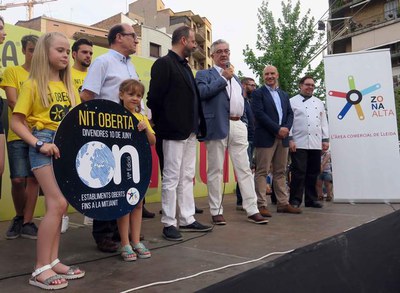 El president dels comerciants de la Zona Alta inaugurant la sisena edició de la Nit Oberta.