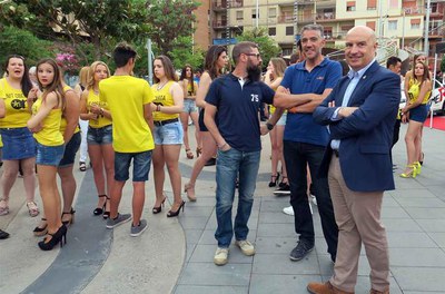 El tinent d'alcalde de Promoció de la Ciutat, Rafael Peris, ha saludat els comerciants de la Zona Alta.