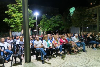 El pregó va tenir lloc al pati del Teatre de l'Escorxador.