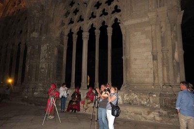 Els aficionats a la fotografia han gaudit d'una nit esplèndida al Claustre.