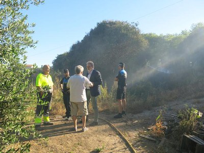 El tinent d'alcalde Fèlix Larrosa s'ha desplaçat a la zona afectada..