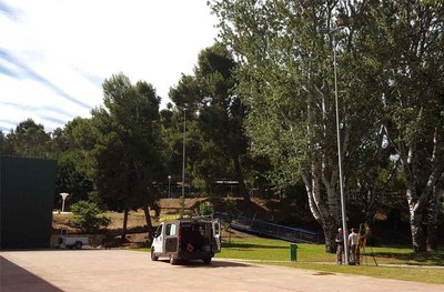 El frontó, l'altre equipament que tindrà servei elèctric des d'ara.