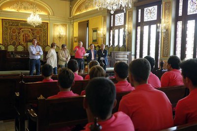 L'alcalde Ros ha presidit la recepció del Mercedaris CF al Saló de Sessions de la Paeria.