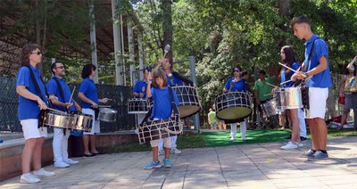 El grup de Tambors de Raimat han donat el so de sortida al Mulla't.