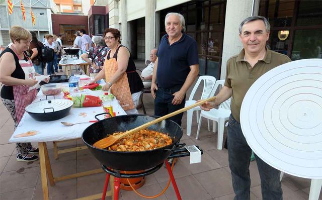 L'associació Anticoagulats també ha preparat la seva cassola de catxipanda