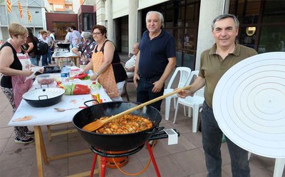 L'associació Anticoagulats també ha preparat la seva cassola de catxipanda.