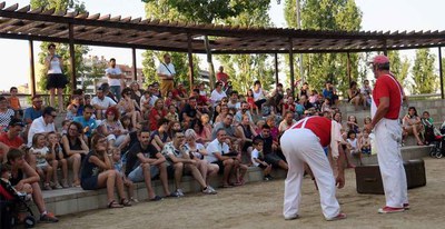 L'actuació ha tingut lloc a l'amfiteatre dels Camps Elisis.