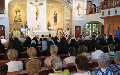 L'alcalde de Lleida ha participat en la celebració dels 125 anys de la Casa Asil d'Aitona.