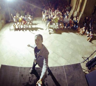 Rècord de visitants aquest divendres a les Nits de Lluna Plena al Claustre de la Seu Vella, amb l'activitat "sorpresa" del mag Arnau.