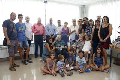 Durant la celebració, Joan Roure ha estat acompanyat per part de la seva família, així com membres de l’equip de personal de la residència..