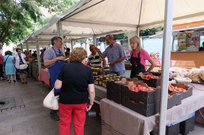 El producte de proximitat, l'atractiu del Mercat de l'Hort a Taula.