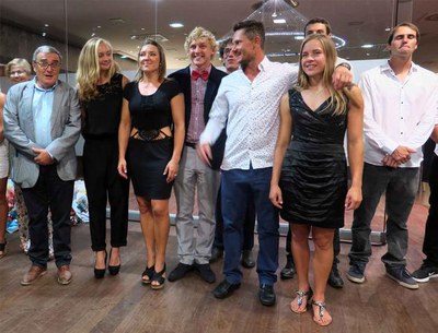 L'alcalde Ros amb els components de Bielorússia, que s'han proclamat campions de la competició.