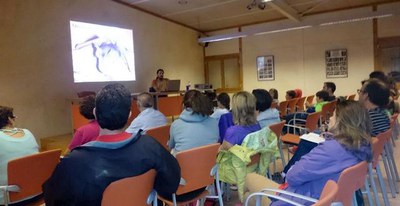 La conferència i l'audiovisual han permès conèixer les característiques dels ratpenats.