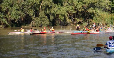 La sortida del K-2 sènior, un dels grups que tenia el descens com a prova de competició.