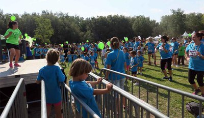 Per animar la festa, música i a ballar.