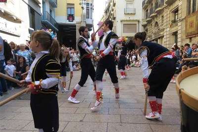 Els bastoners han estat els primers a obrir el seguici.