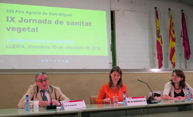 L’alcalde de Lleida, Àngel Ros, ha participat en l’obertura de la jornada sobre Sanitat Vegetal, presidida per la consellera d’Agricultura, Meritxell Serret, i a la qual també ha assistit la directora general d’Agricultura, Teresa Masjuan