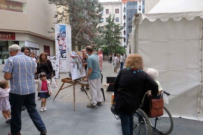 Els artistes han tornat a situar-se al Pati de les Comèdies.
