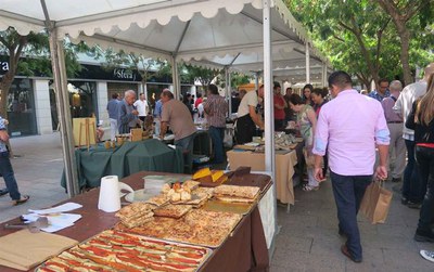La cita mensual del Mercat de l'Hort a Taula ha coincidit amb els actes de les Festes de la Tardor.