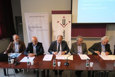 El tinent d’alcalde i regidor de Promoció de la Ciutat, del Comerç, del Turisme i de l’Ocupació i l’Emprenedoria, Rafael Peris, ha assistit a la sign….