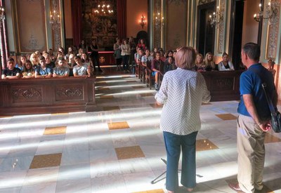 Recepció al Saló de Sessions de la Paeria a alumnes d'arreu d'Europa i de l'INS Màrius Torres, que participen en el projecte Erasmus+.