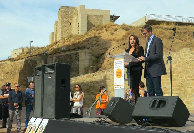 Els periodistes lleidatans Txe Arana i Lluís Caelles han llegit el manifest de la diada