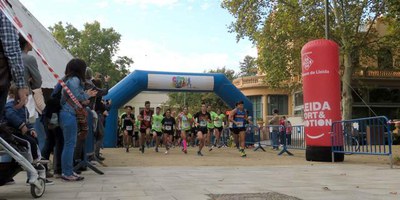 Els Camps Elisis han estat punt de sortida i de meta de la cursa.