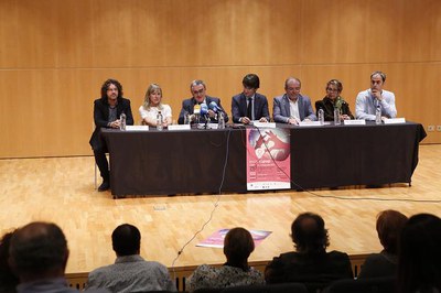 El paer en cap, Àngel Ros, ha destacat que “la combinació ciència i solidaritat mesura la riquesa dels pobles i el Mamapop aconsegueix posar-la al se….