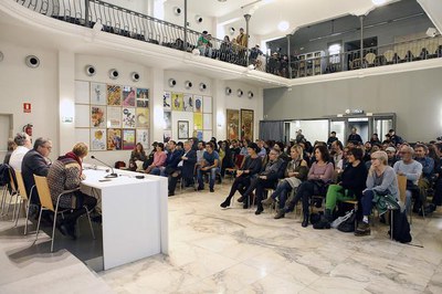 La inauguració oficial del curs escolar de l’Escola d’Art Municipal Leandre Cristòfol s'ha fet a la Sala Alfred Perenya.