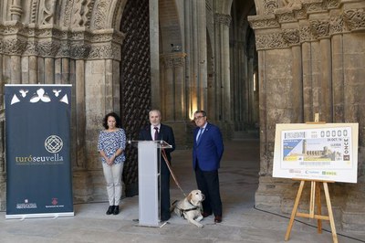 La presentació del cupó de l'Once sobre Lleida i el Premi Reina Letizia d'Accessibilitat 2015 s'ha fet al claustre de la Seu Vella.