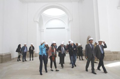 L'alcalde i la Secretaria d'Estat de Turisme, Isabel M. Borrego, han encapçalat el recorregut les futures dependències del Parador, pràcticament enll….