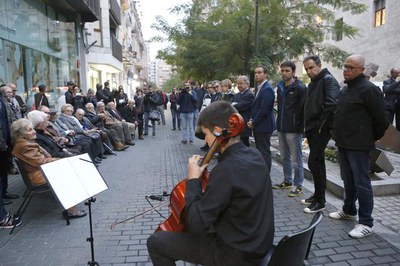 L’alumne del Conservatori Municipal de Lleida, Marc Banyeres , ha interpretat “El cant dels ocells” en l'acte d'homenatge al Liceu Escolar.