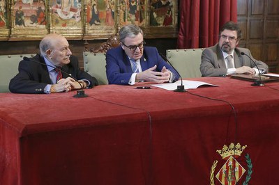 La Paeria i el Cercle de Belles Arts de Lleida han signat el conveni de col·laboració al Saló del Retaule.