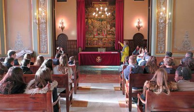 La tinent d'alcalde Montse Parra ha rebut els alumnes de Lagny-sur-Marne que estan fent un intercanvi lingüístic amb el centre Maristes Montserrat.