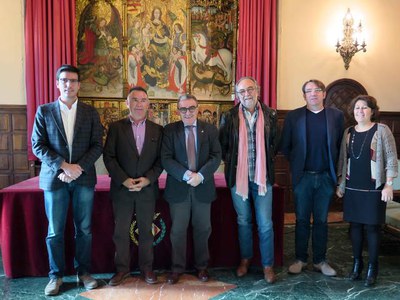 A l'acte de la signatura també han assistit el tinent d’alcalde Xavier Rodamilans i els regidors Toni Postius, José María Córdoba i Núria Marín.