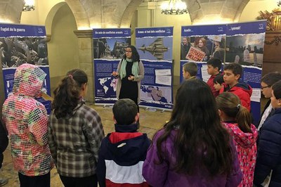 La jornada “Món solidari, Lleida: ciutat solidària” està acompanyada per l’exposició “Refugiats: Per què?”, realitzada per Fundipau, exposada fins al….