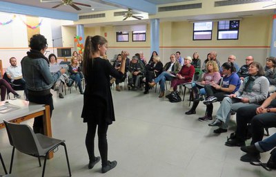 El tinent d’alcalde Xavier Rodamilans ha saludat els assistents a la sessió de constitució de les taules de treball del Consell Municipal de Persones….